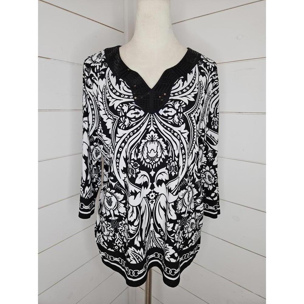 Samantha Grey medium black & white floral stretchy tunic